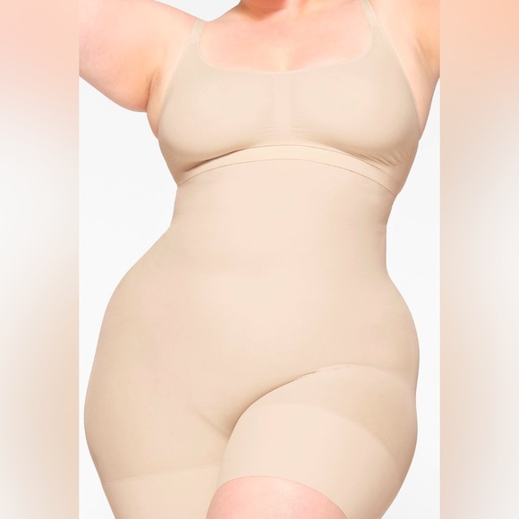 SKIMS - Picture 5 of 7